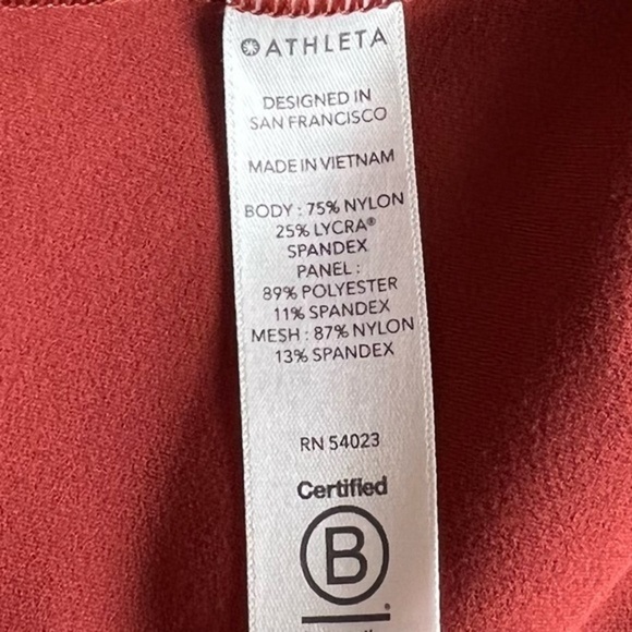 Athleta Salutation Stash Pocket II Twist 7/8 Legging - sz XS - Picture 9 of 10